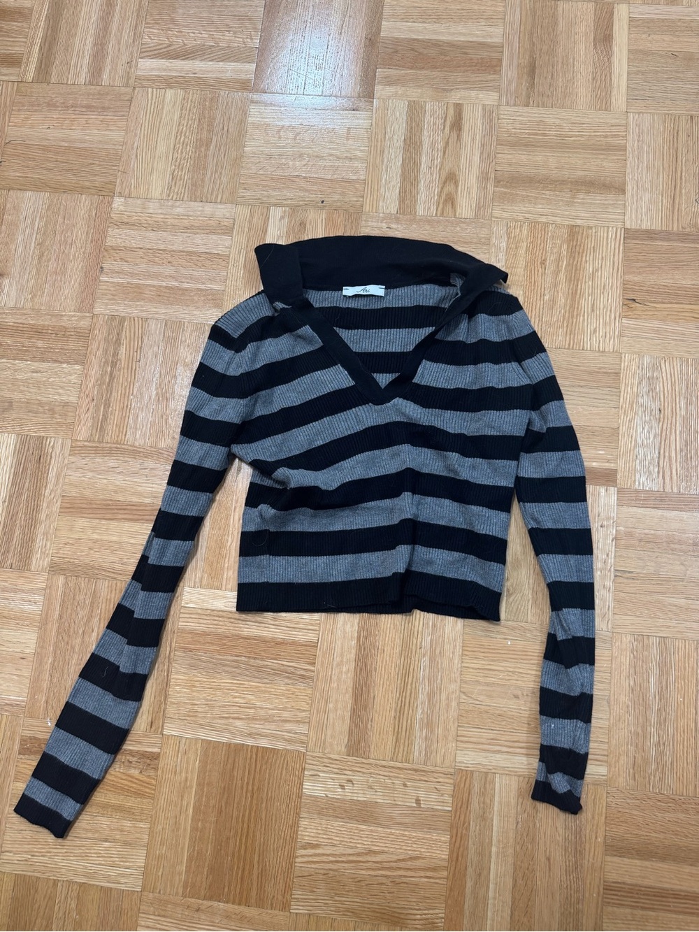 Striped V-Neck Hooded Sweater - Black & Gray